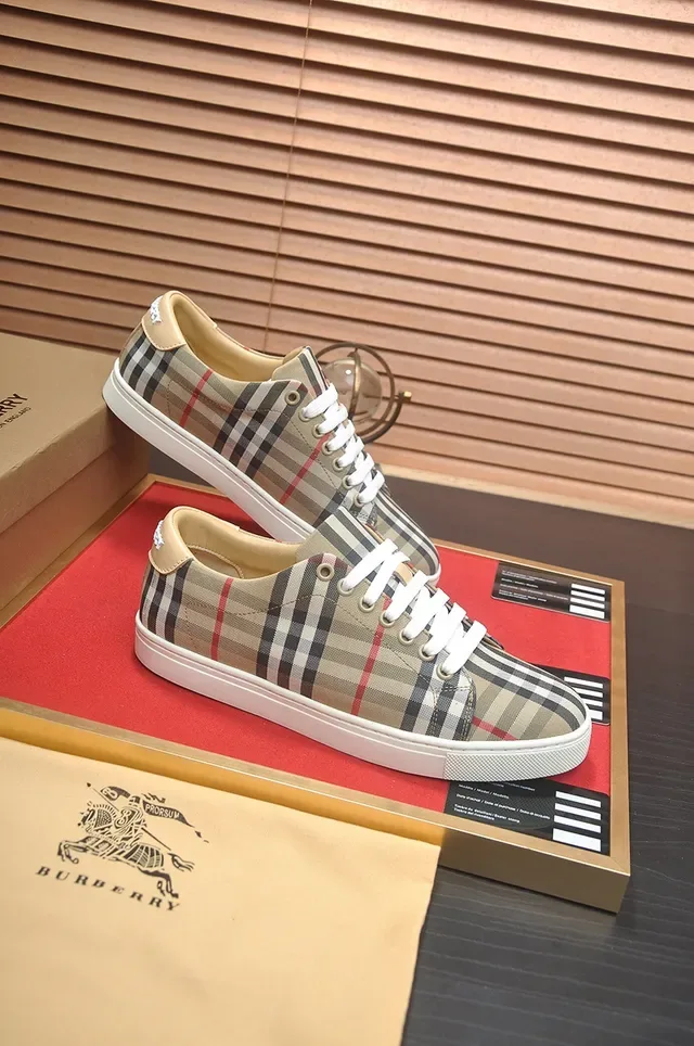 Burberry بيج أبيض باترون مربعات قماش كانفاس أعلى سولا مطاطية سنيكرز أسلوب حياة 3
