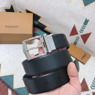 Burberry Ceinture en cuir texturé à boucle réversible noire et argent