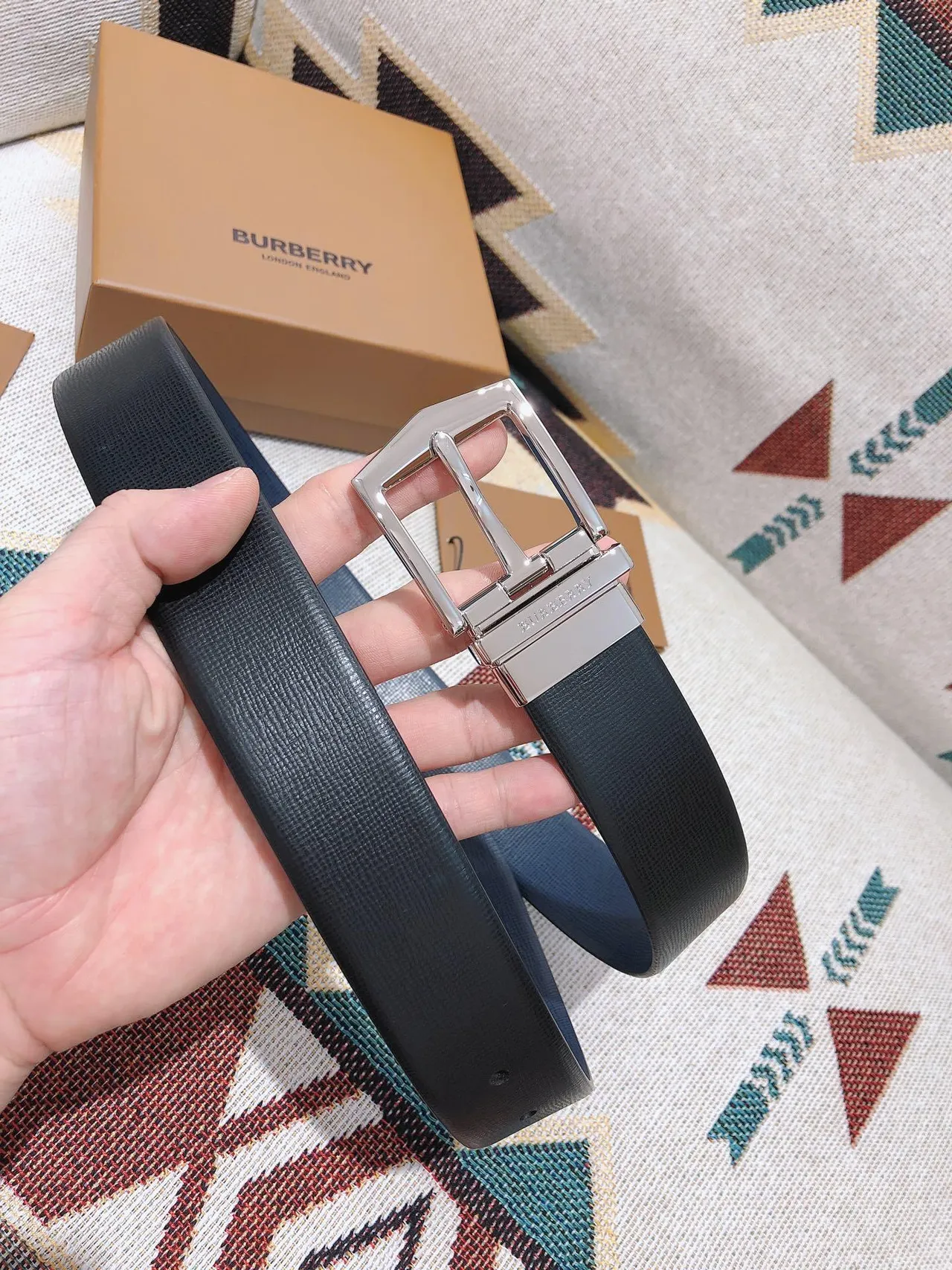 Burberry Black Silver Reversible Buckle Textured Leather Belt 6