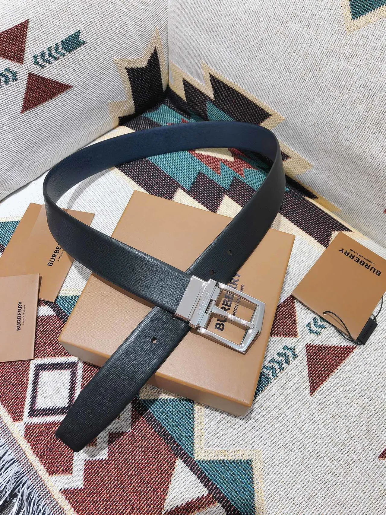 Burberry Black Silver Reversible Buckle Textured Leather Belt 7