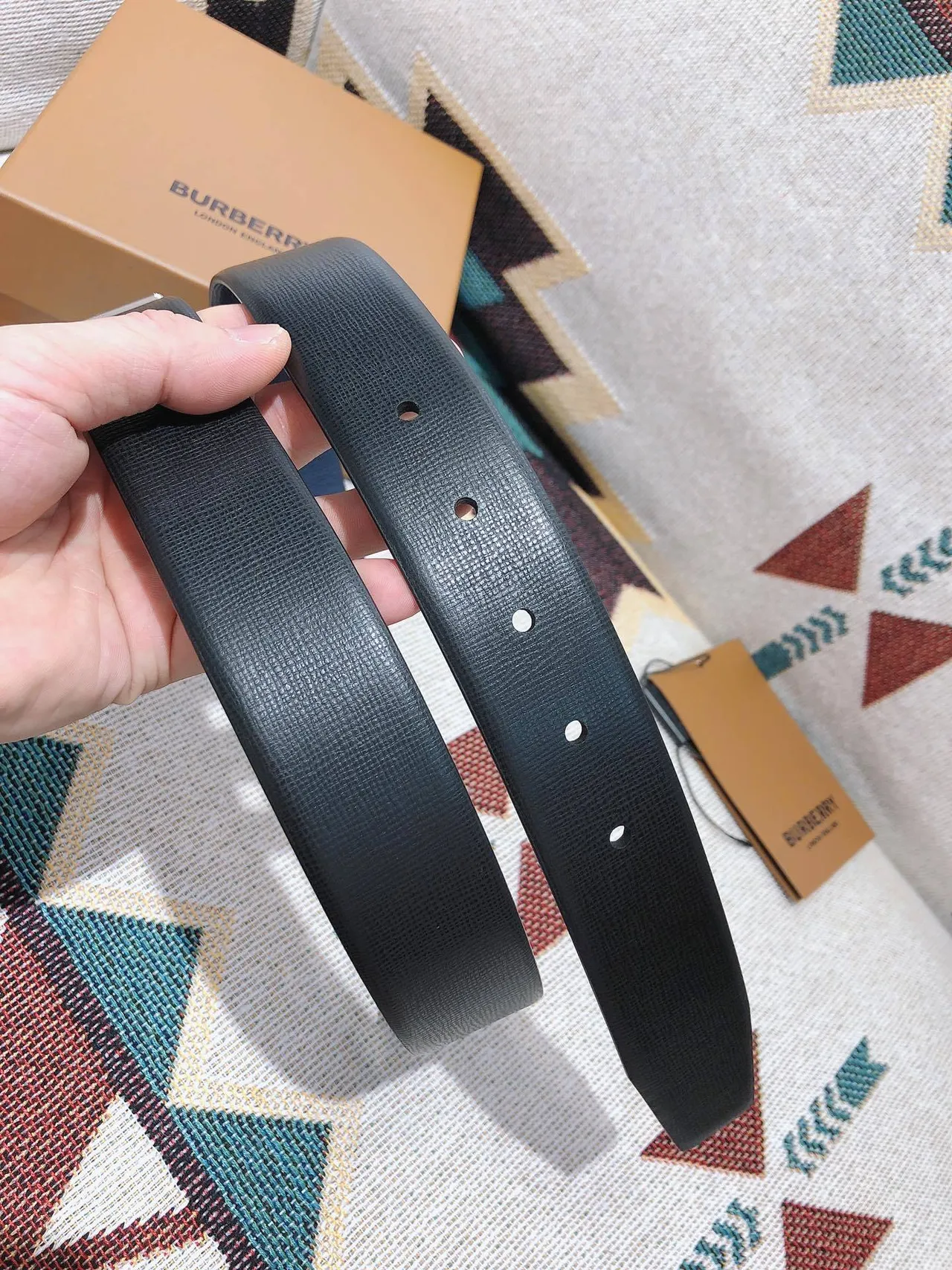 Burberry Black Silver Reversible Buckle Textured Leather Belt 8