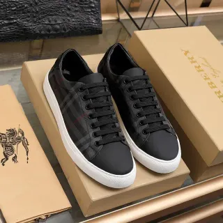 Burberry Noir Blanc House Check Panel Toe Cap Lifestyle Sneakers