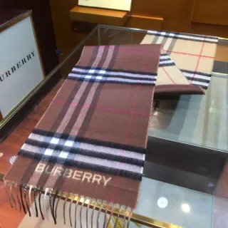 Burberry Bege Marrom Padrão Clássico Xadrez Textura de Tecido Cachecol de Cashmere