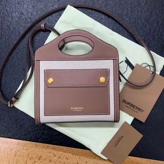 Burberry Marron Beige Structuré Rectangulaire Anse supérieure Découpe Sac à main