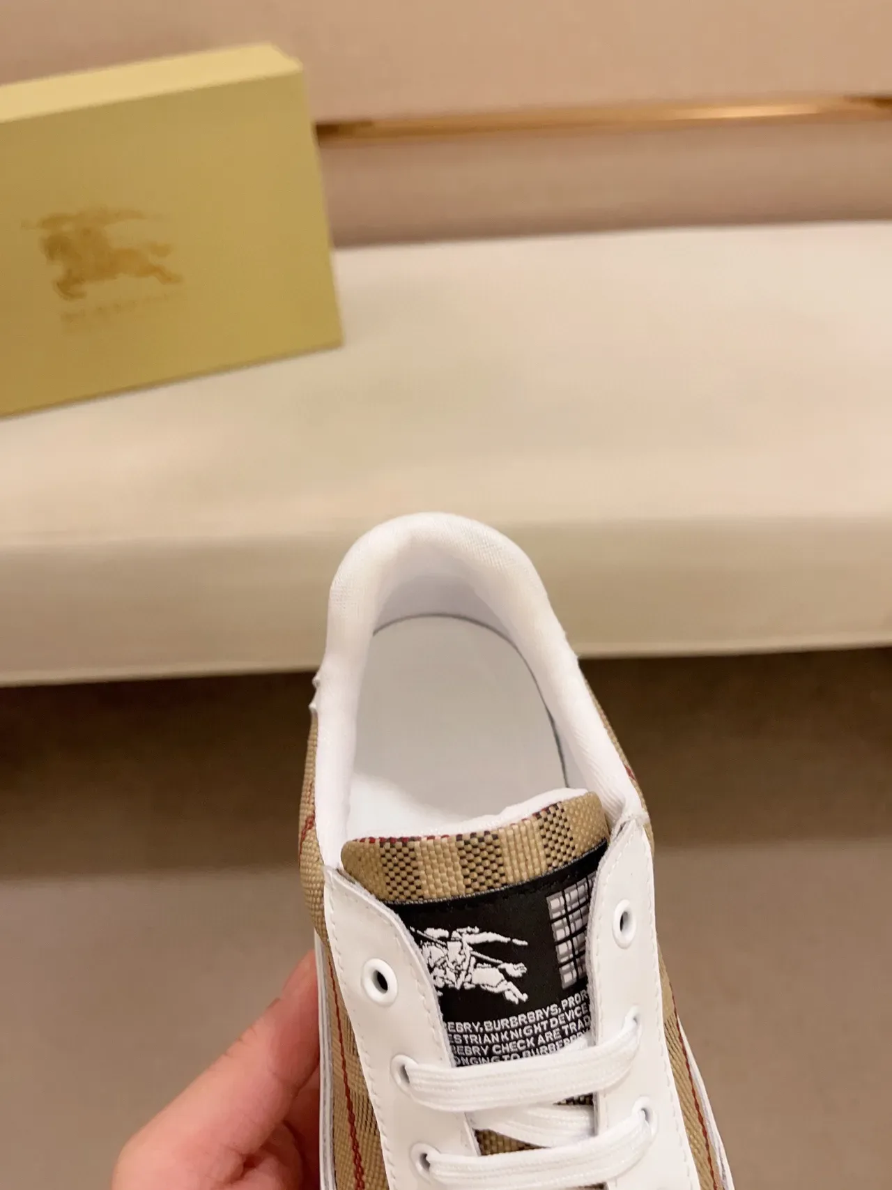 Burberry Check-Panel Sneaker Blanco 5