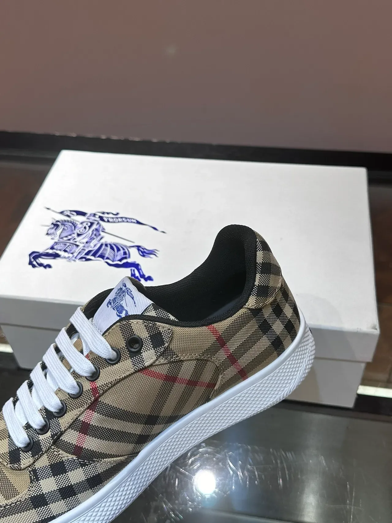 Burberry نمط الشطرنج بيج أسود أحمر أحذية رياضية أسلوب حياة منخفضة 3