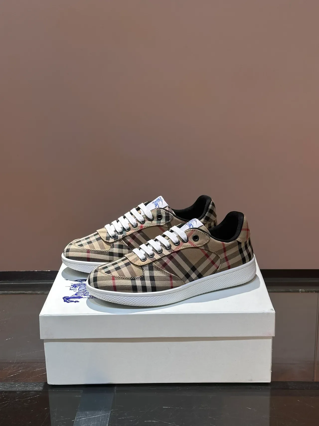 Burberry نمط الشطرنج بيج أسود أحمر أحذية رياضية أسلوب حياة منخفضة 5