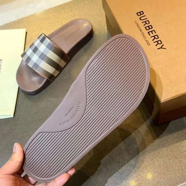 Burberry Check-Print Slide Slipper 4