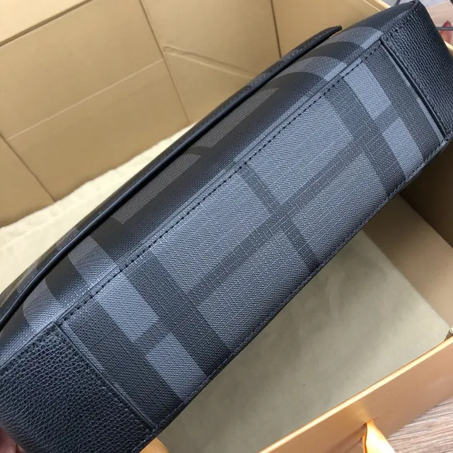Burberry Check Print স্ট্রাকচার্ড ফ্ল্যাপ মেসেঞ্জার ব্যাগ 6