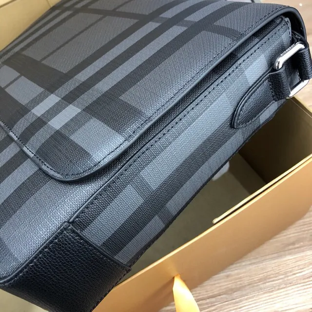 Burberry Check Print স্ট্রাকচার্ড ফ্ল্যাপ মেসেঞ্জার ব্যাগ 7