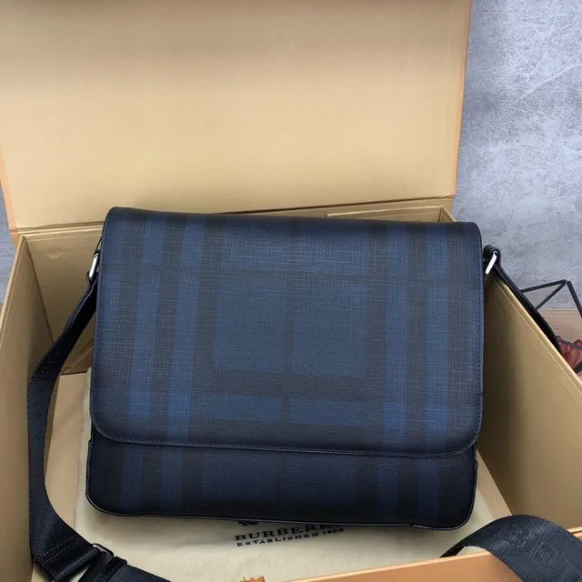 Burberry Check Print স্ট্রাকচার্ড ফ্ল্যাপ মেসেঞ্জার ব্যাগ 19