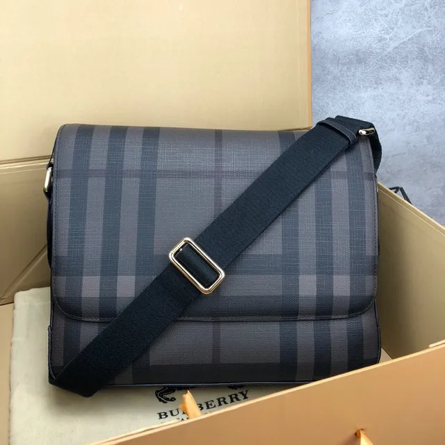 Burberry Check Print স্ট্রাকচার্ড ফ্ল্যাপ মেসেঞ্জার ব্যাগ 22