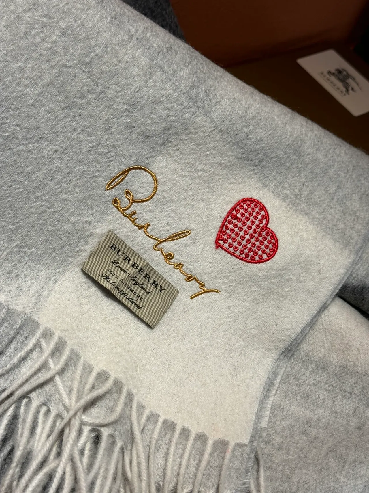 Écharpe Burberry Gris Beige Oversized Tissu à Carreaux Ourlet Frangé de Cachemire 7
