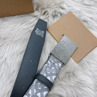 Burberry Knight Belt كانفاس المونوغرام وحزام الجلد البحري