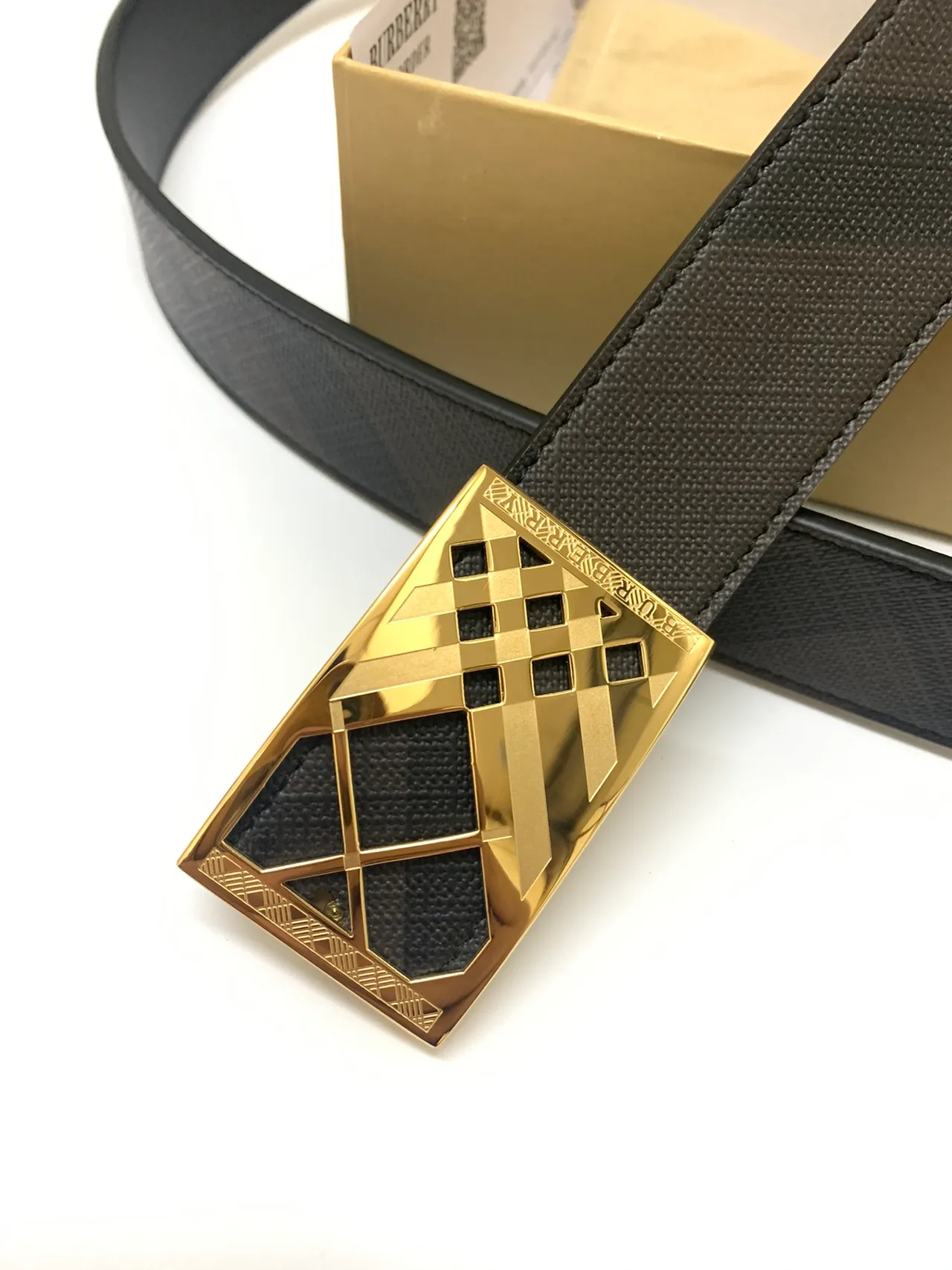 Burberry Knight Check Pattern Black Leather Belt 8