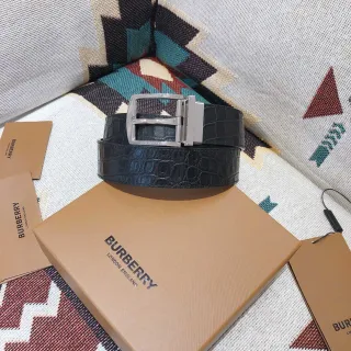 Burberry Knight Ceinture en cuir noir crocodile embossé réversible
