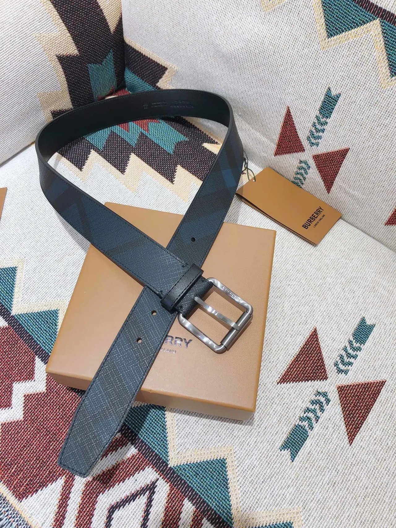 Burberry Knight réversible House Check ceinture en cuir 4