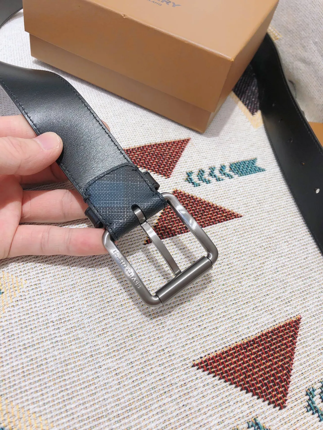 Burberry Knight réversible House Check ceinture en cuir 5