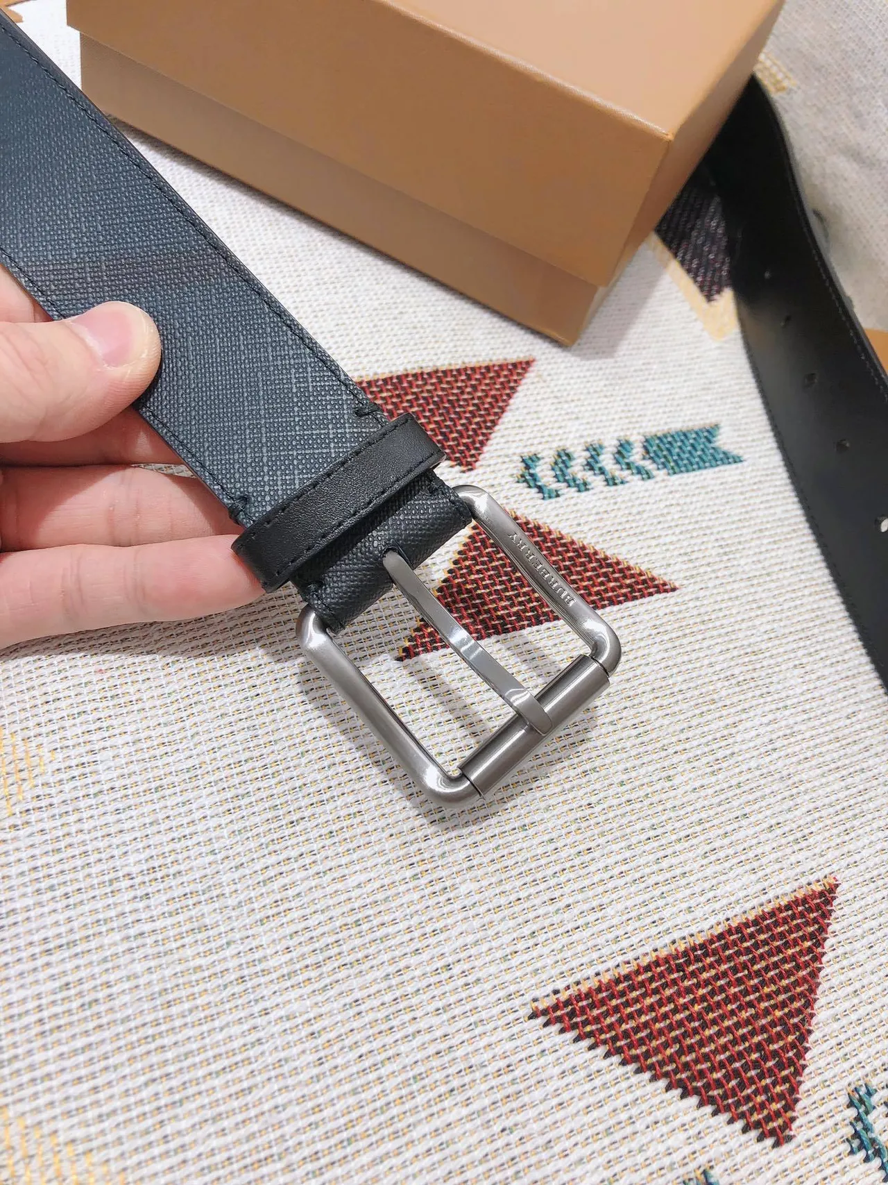 Burberry Knight réversible House Check ceinture en cuir 6