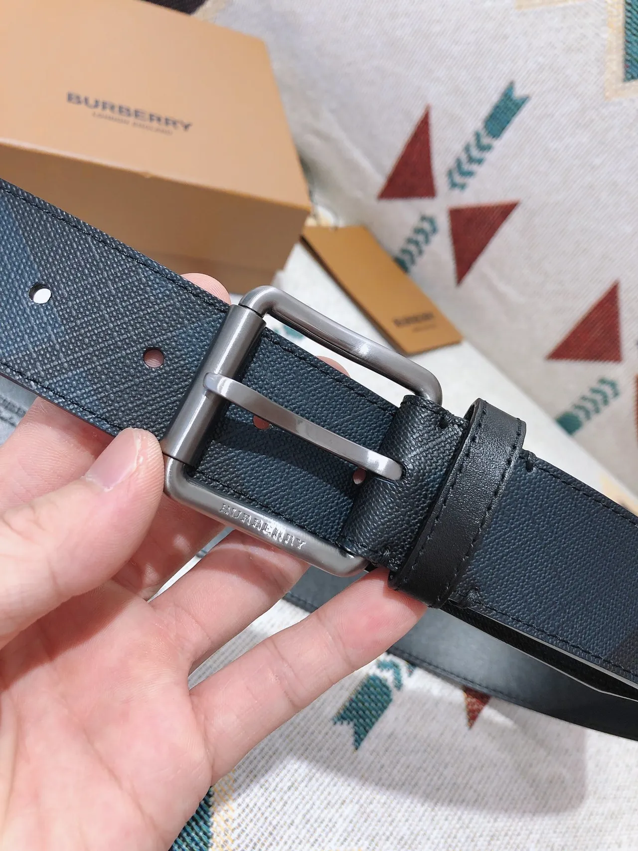 Burberry Knight réversible House Check ceinture en cuir 7