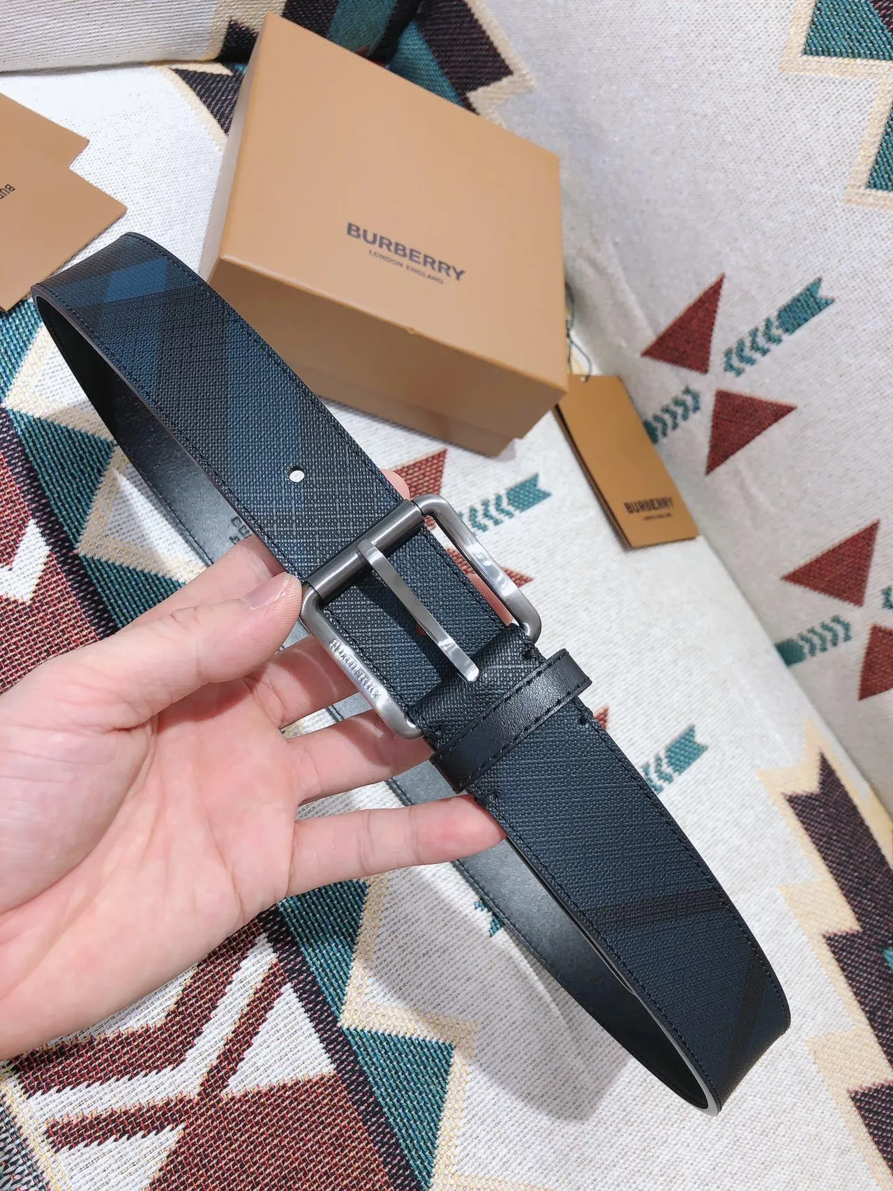 Burberry Knight réversible House Check ceinture en cuir 8