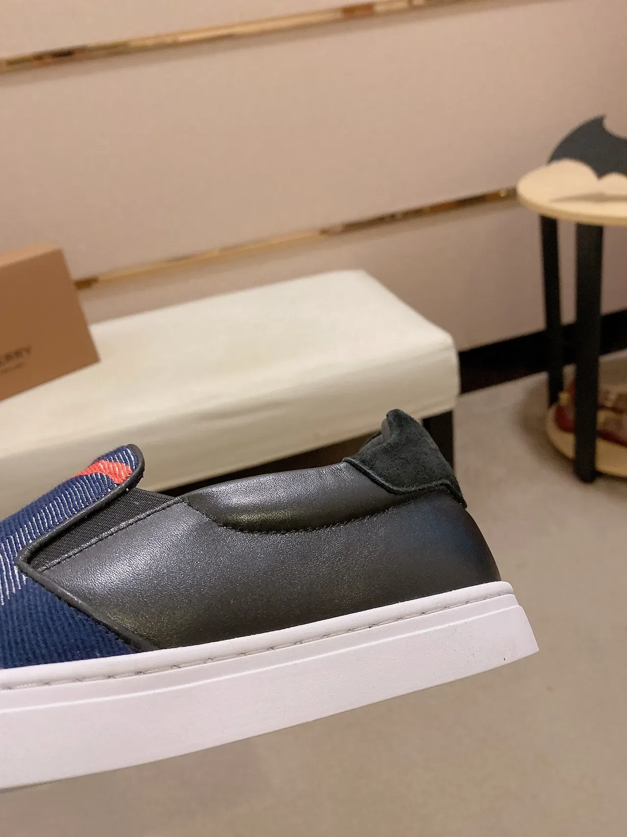 Burberry Navy Black Zapatillas Lifestyle Slip-On con Patrón a Cuadros de Tejido 2