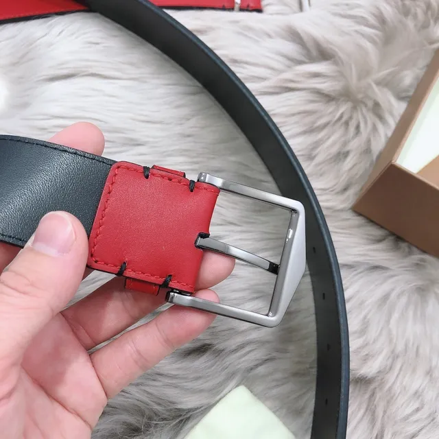 Burberry Correa de cuero reversible roja y negra con hebilla de pin de tono plateado 2