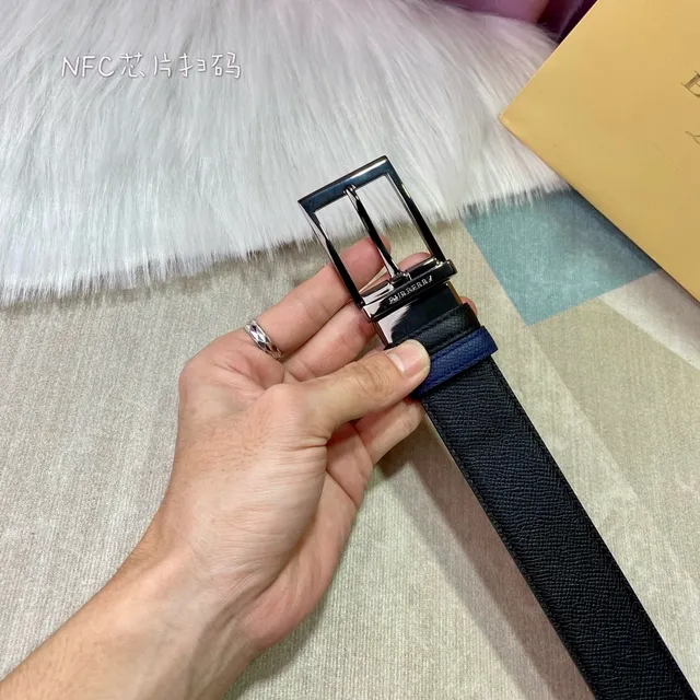 Burberry Reversible Black and Navy Grain Leather Belt 2