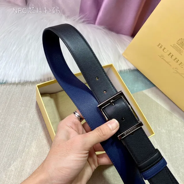 Burberry Reversible Black and Navy Grain Leather Belt 5