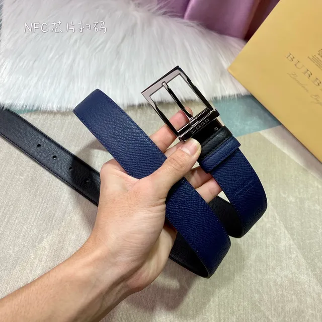 Burberry Reversible Black and Navy Grain Leather Belt 6