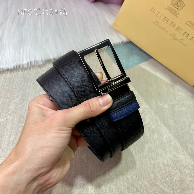 Burberry Reversible Black and Navy Grain Leather Belt 8