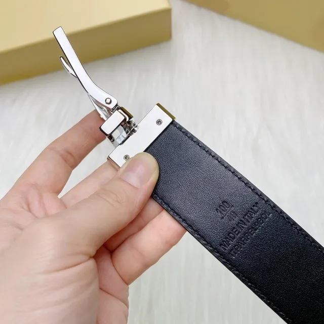 Burberry Reversible Crocodile and Alligator Embossed Black Leather Belt 6
