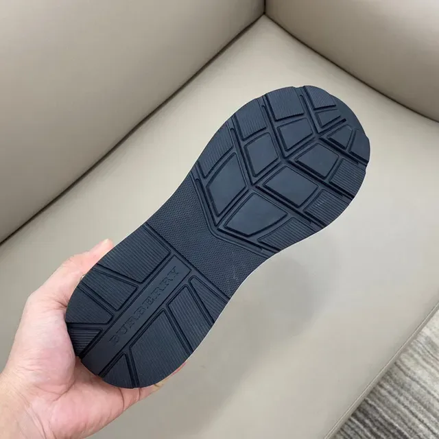 Burberry Chaussures Lifestyle Blancs et Beige Cuir Supérieur Panneau à Carreaux 2