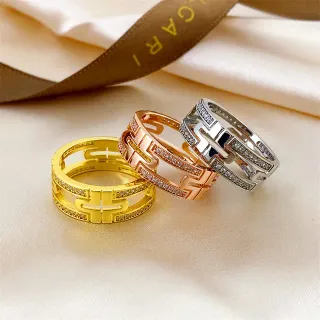 Bvlgari B.zero1 ज्यामितिक पेव स्टैकेबल रिंग्स