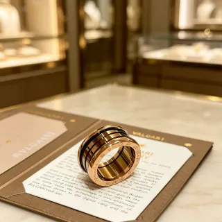 Bvlgari B.zero1 सोने का काला मल्टी-बैंड रोटेटिंग रिंग