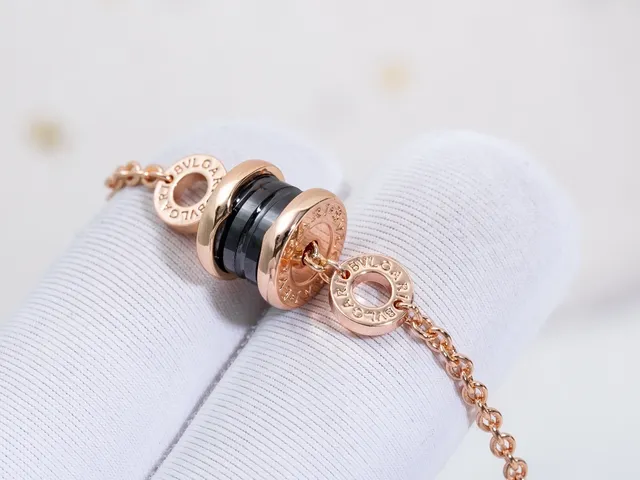 Bvlgari B.zero1 गुलाबी सोने और सफेद सिरेमिक कंगन 8
