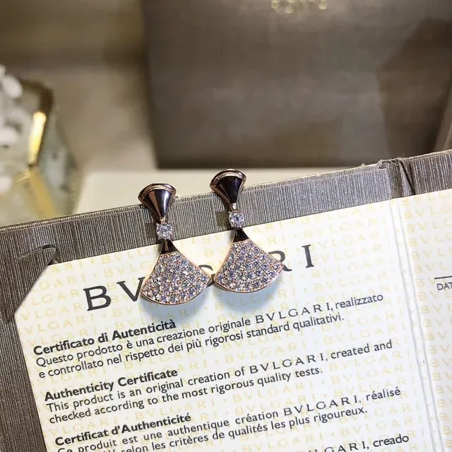 Bvlgari Diva's Dream Collar con pendentif en forma de abanico en oro y plata con cristales pavé 7