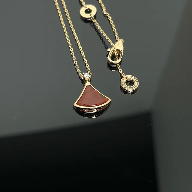 Bvlgari Diva's Fan Ágata roja y diamante collar con colgante 2
