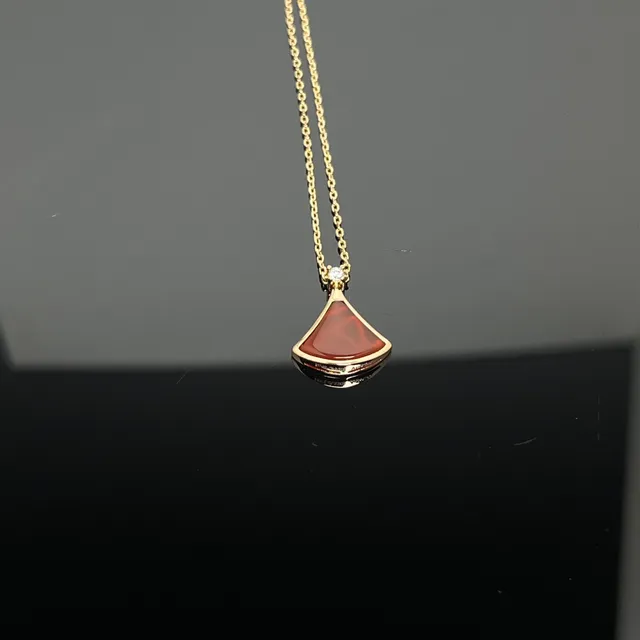 Bvlgari Diva's Fan Ágata roja y diamante collar con colgante 4