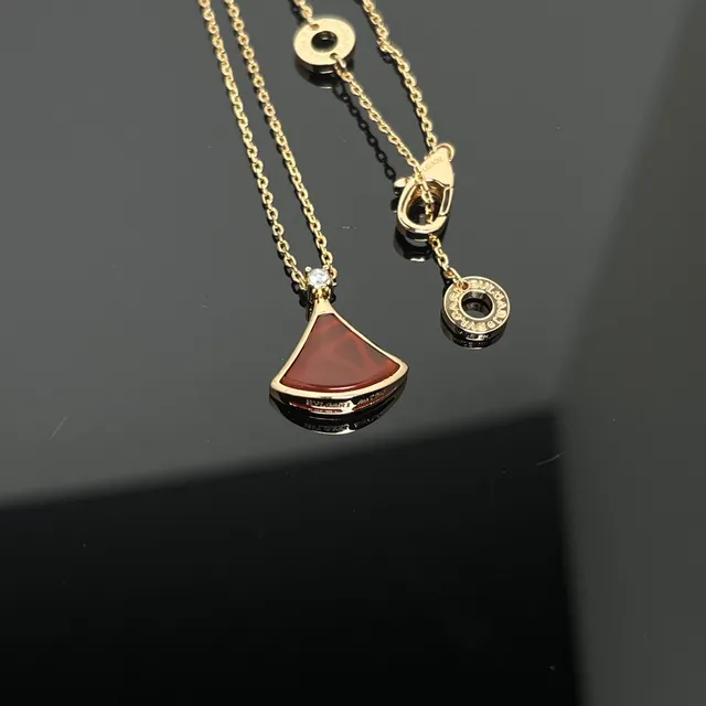 Bvlgari Diva's Fan Ágata roja y diamante collar con colgante 5