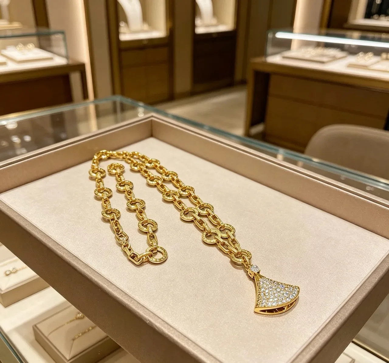 Bvlgari Divas’ Dream Colar pêndulo leque ouro pavé 3