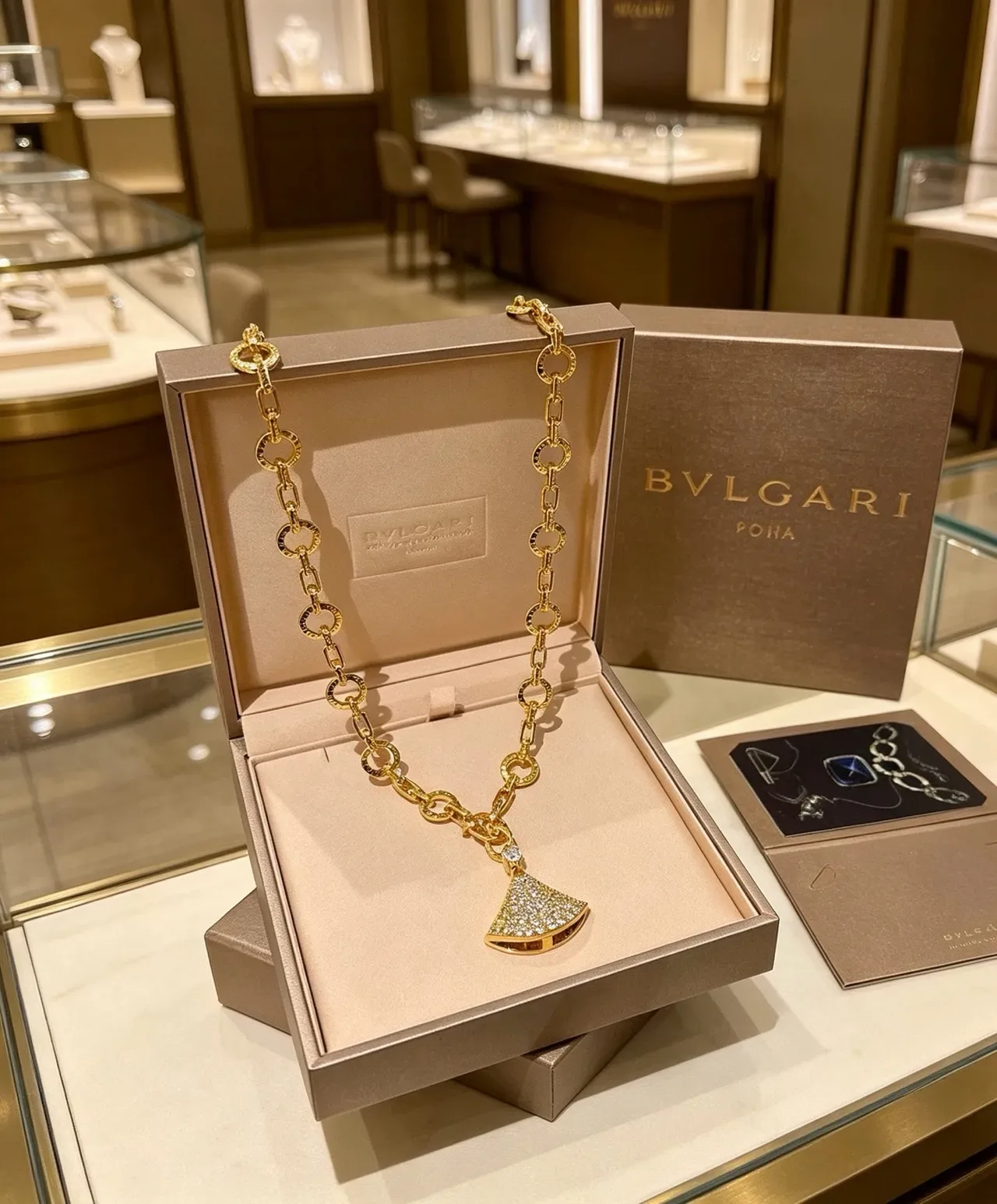 Bvlgari Divas’ Dream Colar pêndulo leque ouro pavé 7