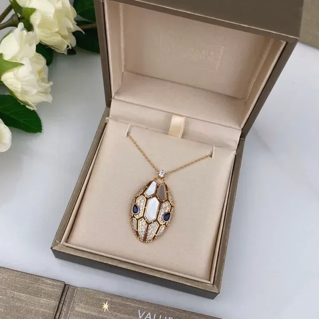 Bvlgari Collar Oro Azul Geométrico Segmentado Madreperla 4