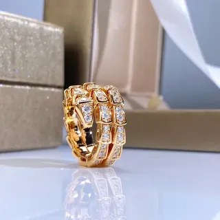 Bvlgari 黄金白色多行盘绕帕维镶嵌戒指