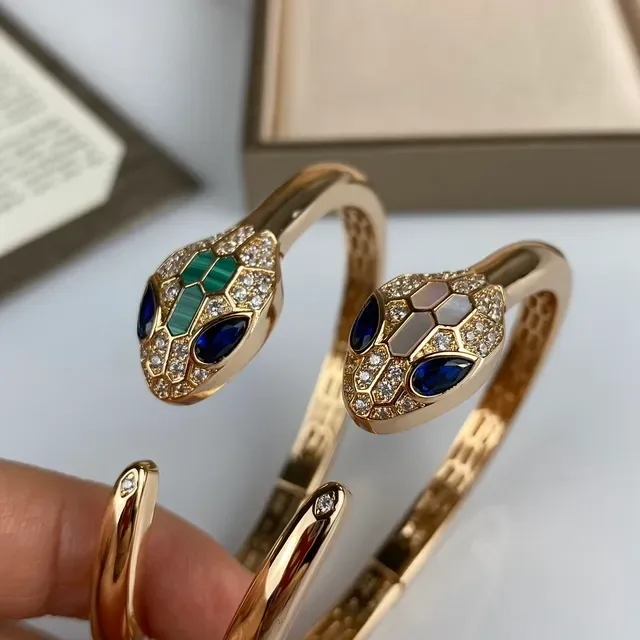Bvlgari Serpenti सोने का नीला सर्पेंट हेड मोटिफ हनीकॉम्ब मेश बैंड ब्रेसलेट 8