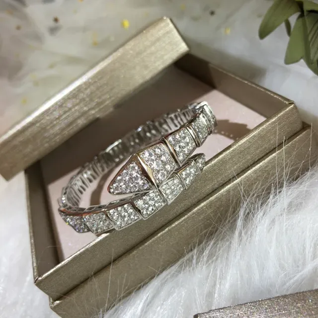 Bvlgari Serpenti Pavé Diamond Articulated Snake Bracelet 4