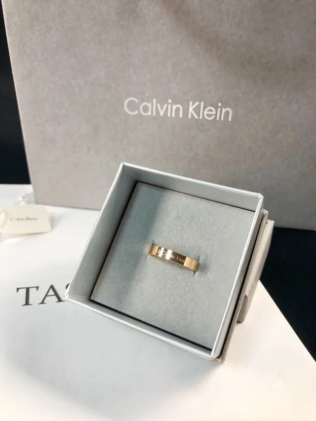 Calvin Klein খোদাই করা গোলাপি সোনার টোন মিনিমালিস্ট রিং 3