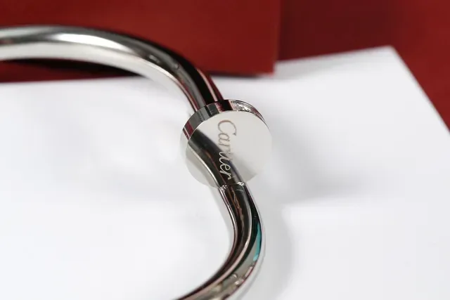 Braceletes Cartier Juste un Clou Nail Motif Pavé Diamantes 2