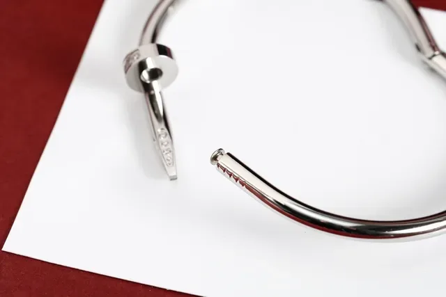 Braceletes Cartier Juste un Clou Nail Motif Pavé Diamantes 3