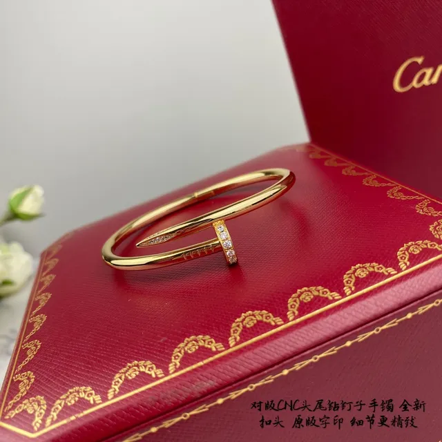 Cartier Juste un Clou নখের মোটিফ Pavé-Diamond সোনার ব্রেসলেট 2
